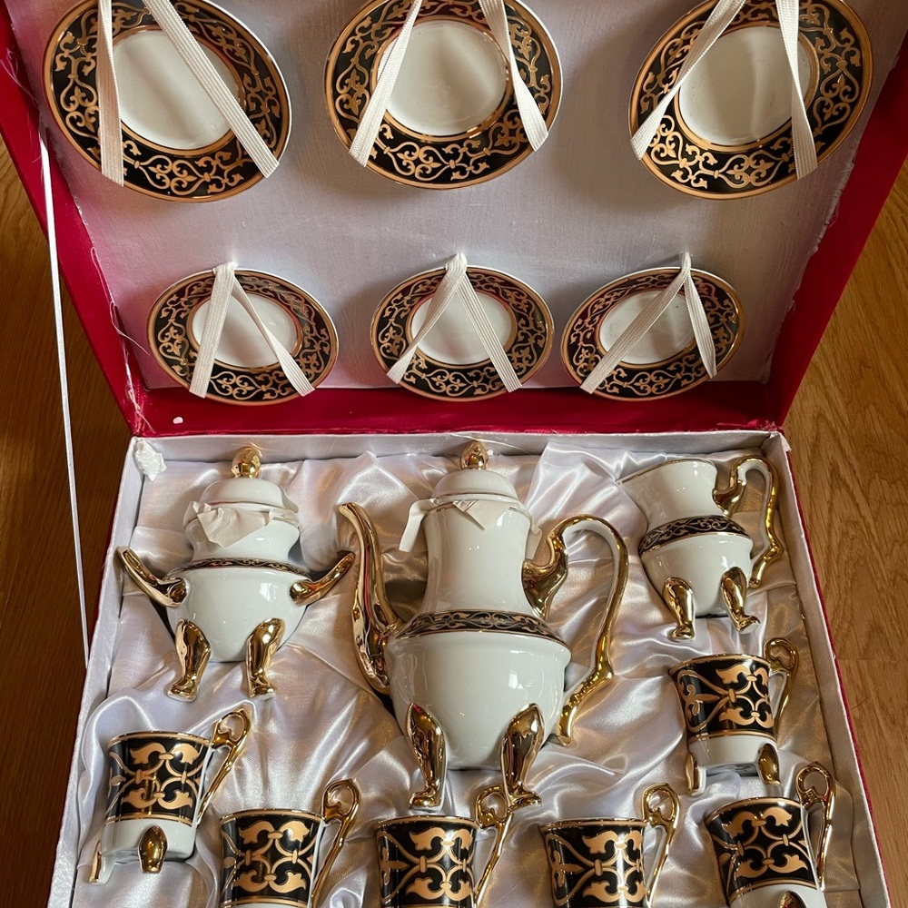 Vintage Imperial Porcelain tea/coffee set for 6